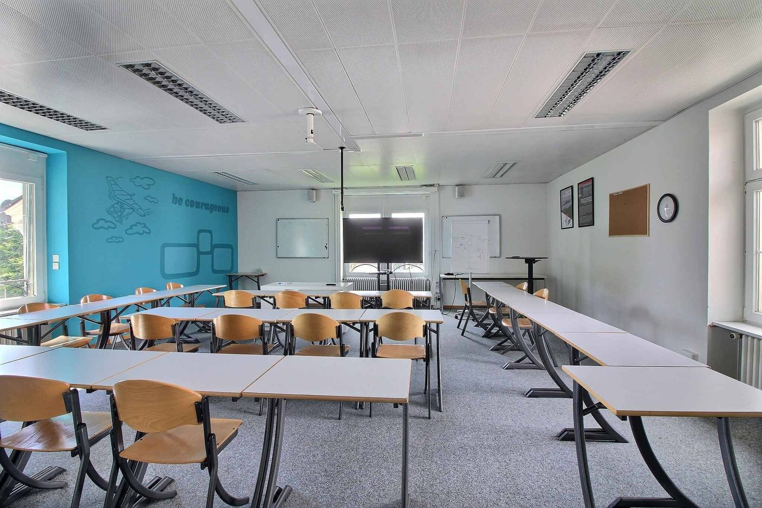 1000m² office