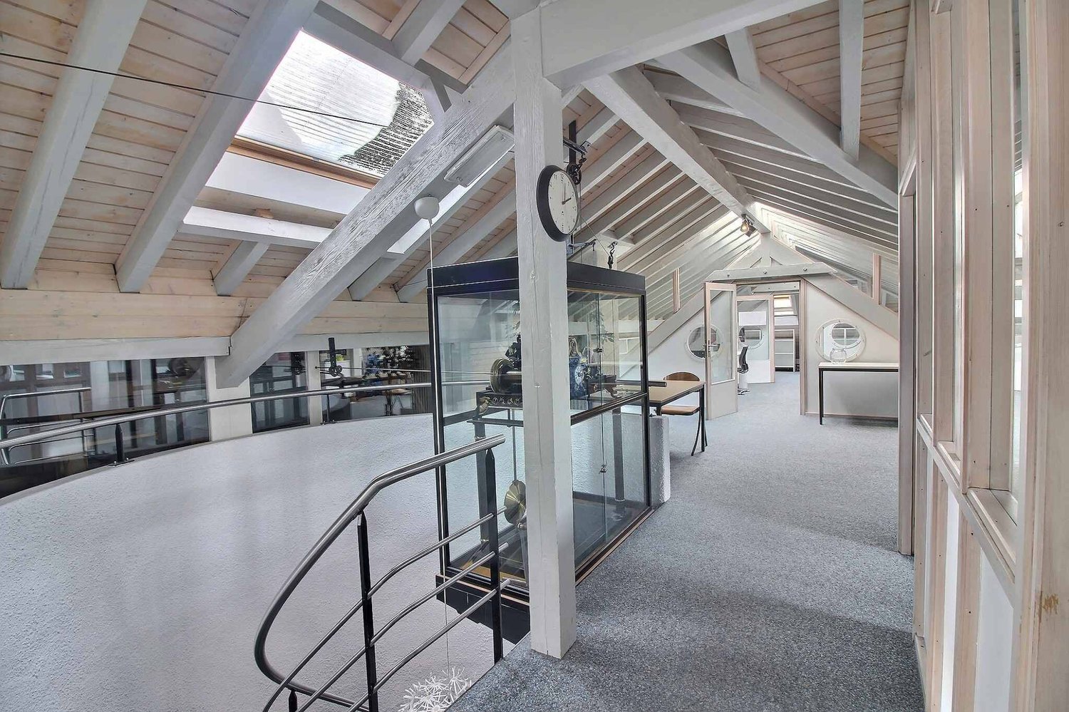 1000m² office