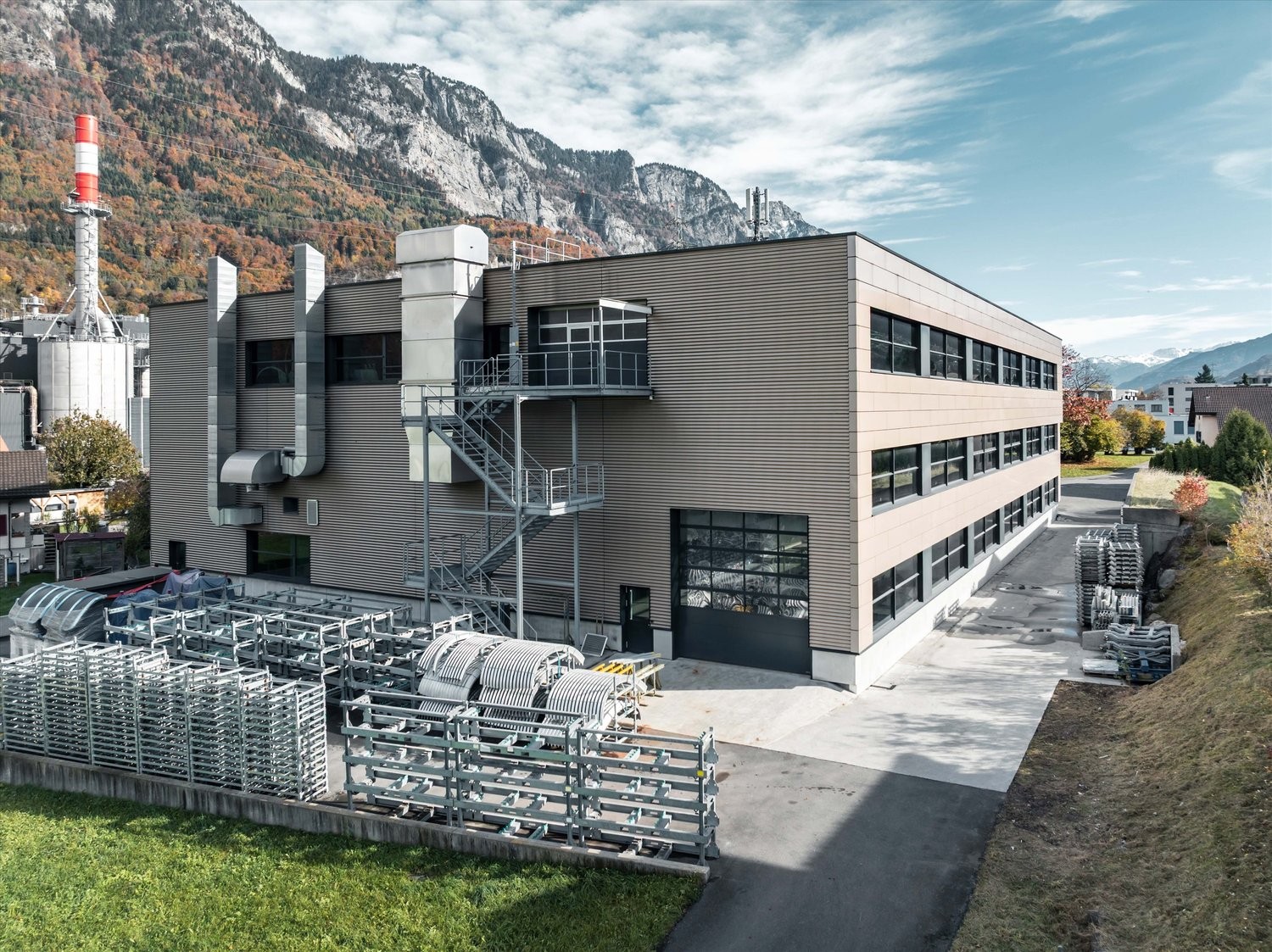 800m² storage room