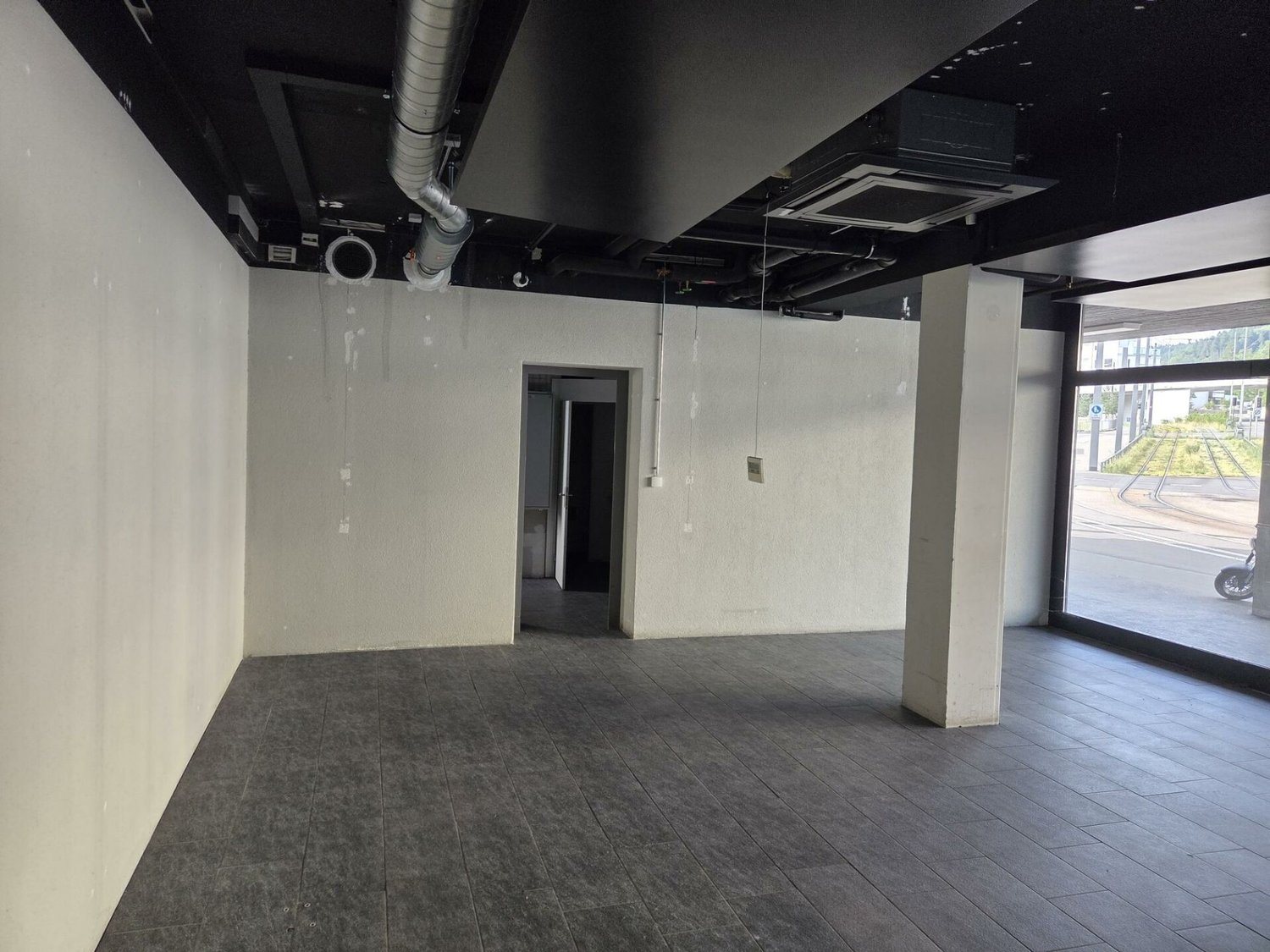 68m² coiffeur, photo 4 sur 7