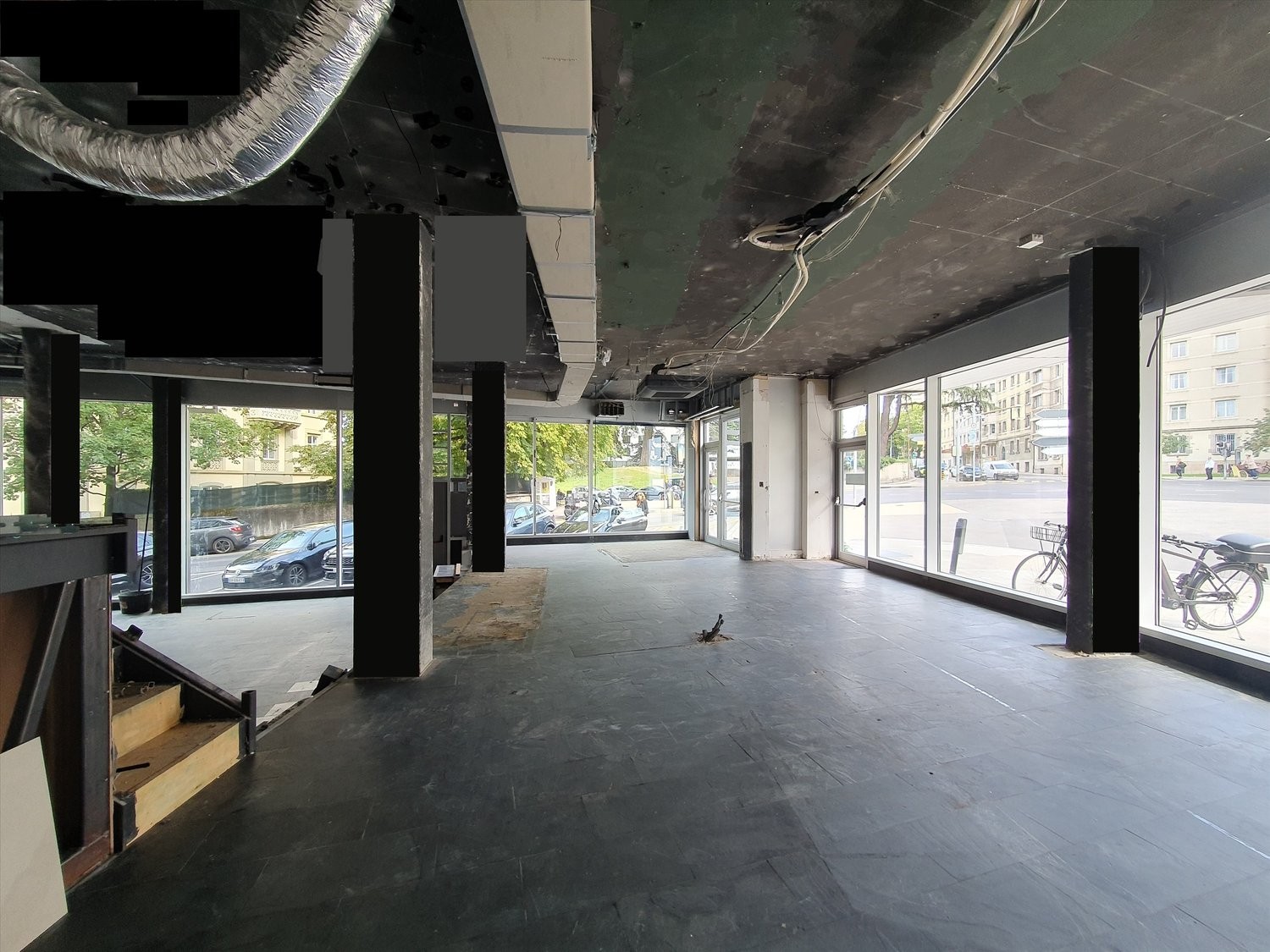 183m² shop