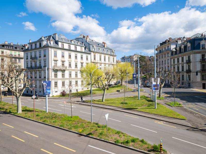 330m² office, photo 1 sur 10