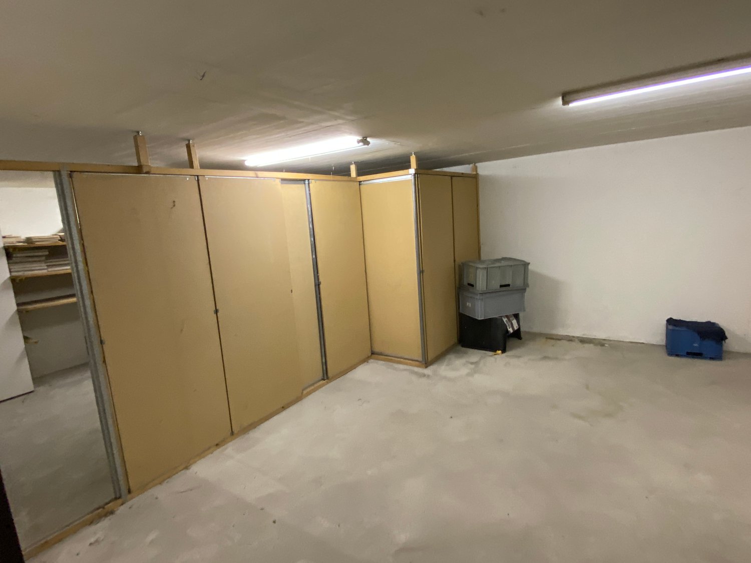 76m² pièce de stockage