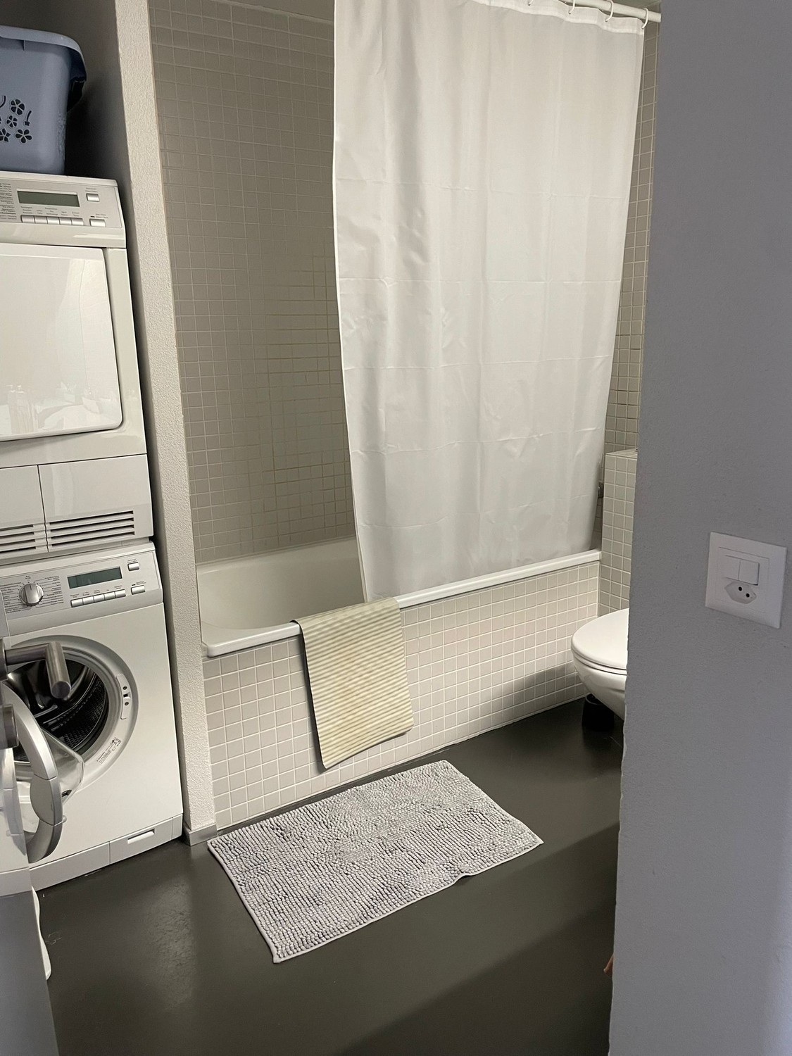 Chambre dans un appartement partagé