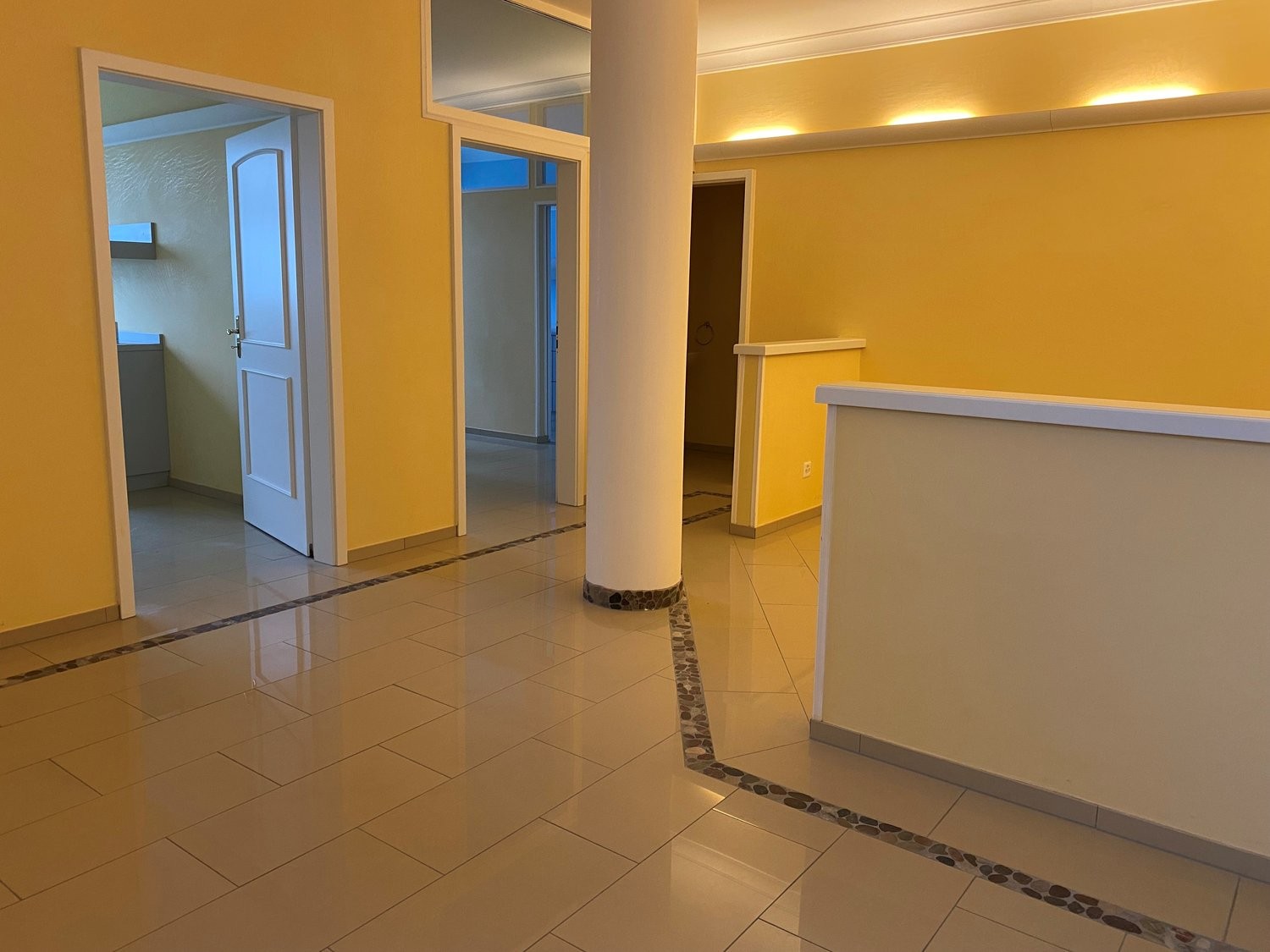 Bureau de 70m², photo 3 sur 5