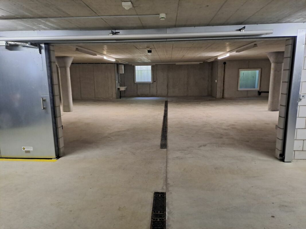 175m² emplacement ouvert, photo 2 sur 3