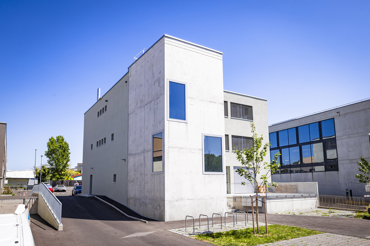 214m² office