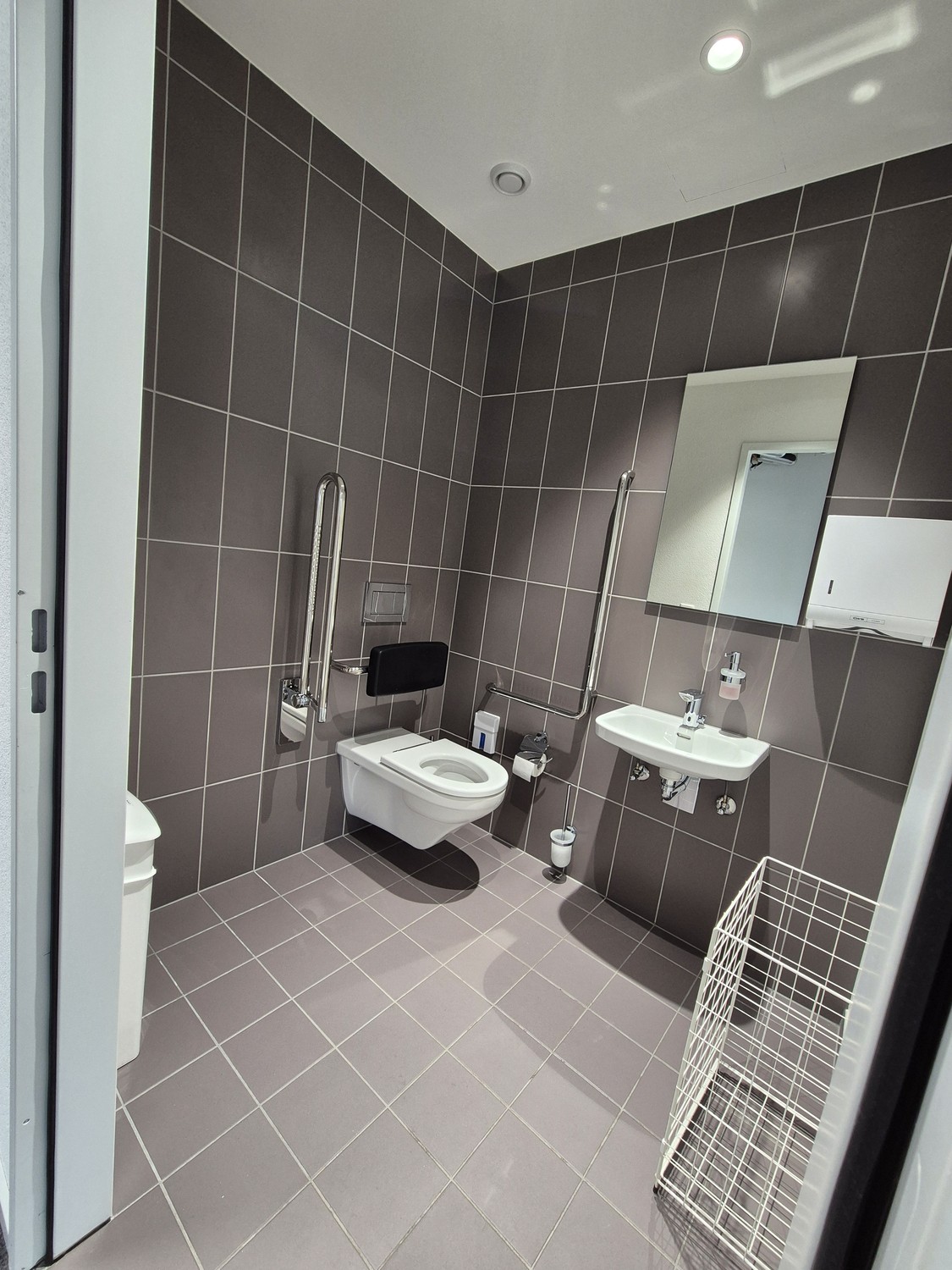 99m² commercial, photo 6 sur 8
