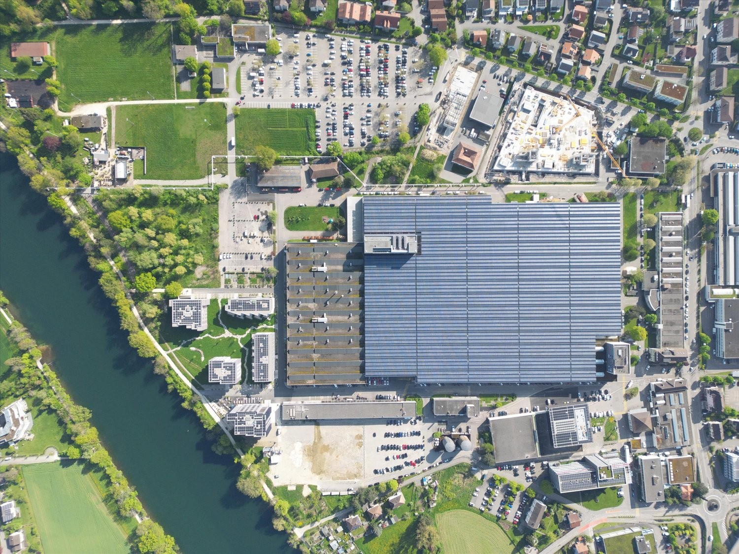 3000m² commercial, photo 1 sur 2