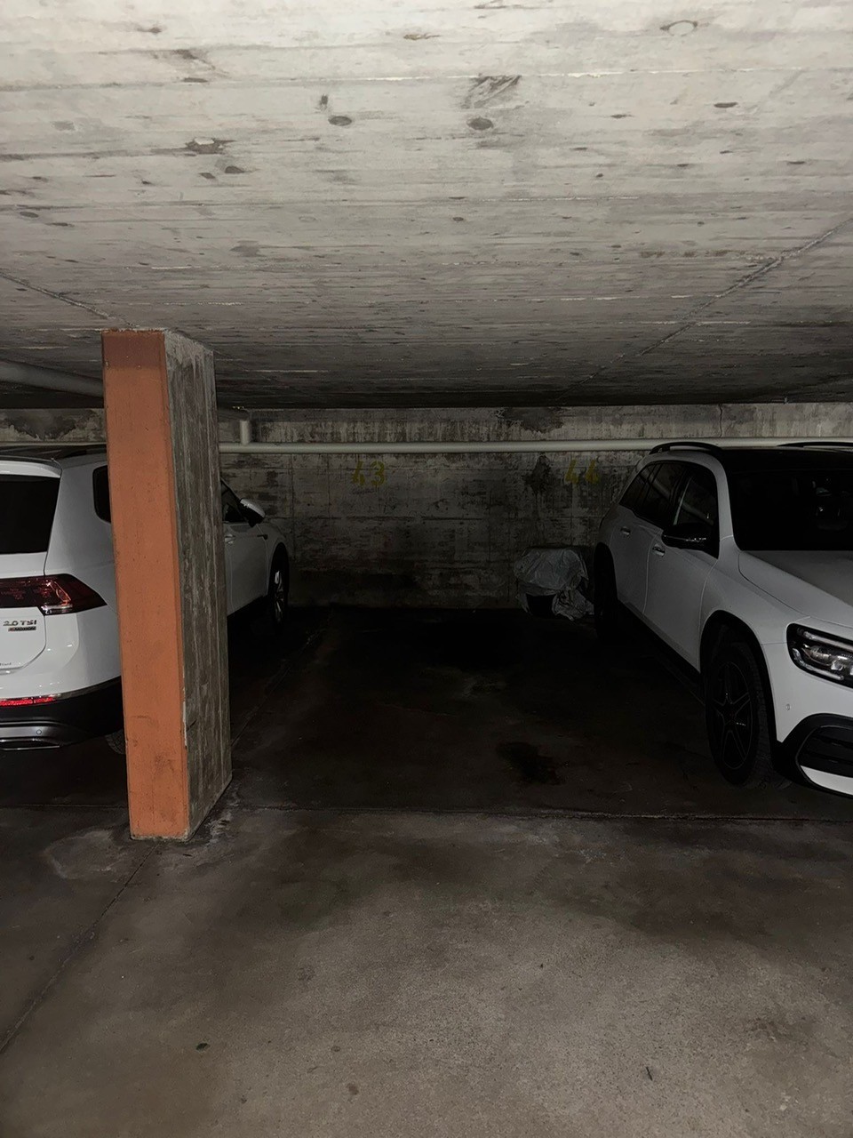 Place souterrain

À louer immédiatement ou à convenir, la place n° 43 dans le garage souterrain.

En cas d'intérêt, n'hésitez pas à me contacter via le formulaire de contact. Les visites peuvent être organisées avec l'actuel locataire, les places de parc sont de taille standard., photo 4 sur 4
